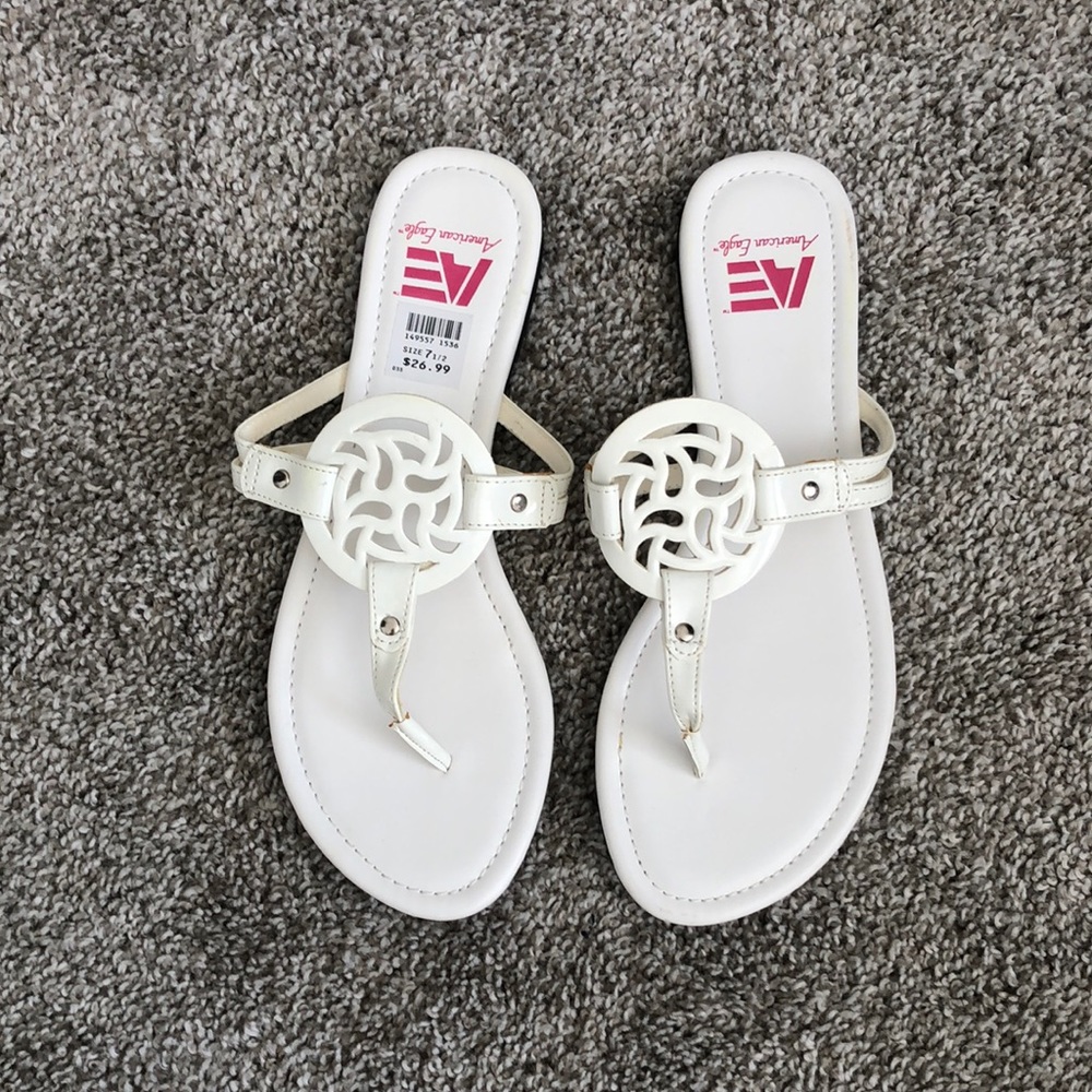 *SOLD* NWT American Eagle White Sandals - Picture 1 of 5